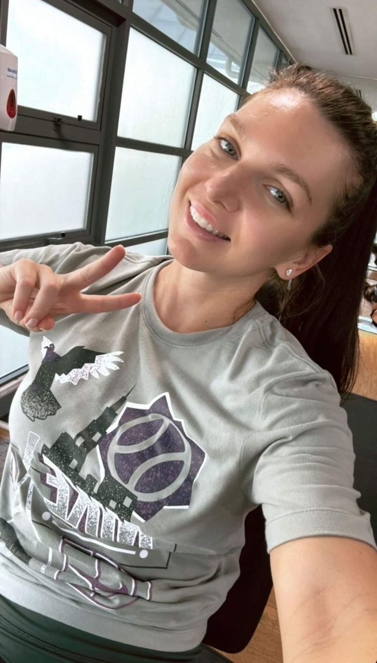 Simona Halep Dezvăluie Secretul Admirației Sale pentru Mircea Lucescu: Un Omagiu Emoționant Care a Șocat Întreaga Lume Sportivă